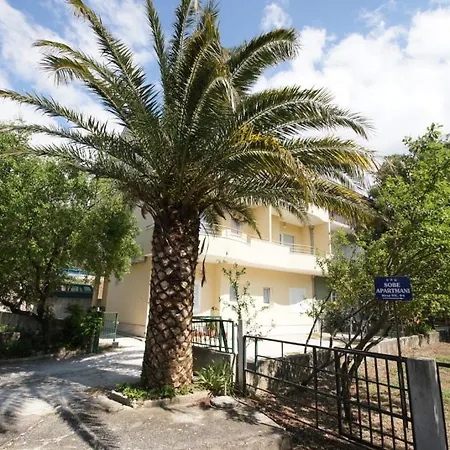 In With Air Conditioning, Wifi, Washing Machine 202-1 Apartment Tucepi