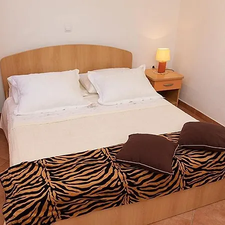 In With Air Conditioning, Wifi, Washing Machine 202-1 Appartement