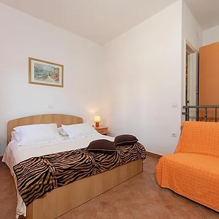 In With Air Conditioning, Wifi, Washing Machine 202-1 Tučepi